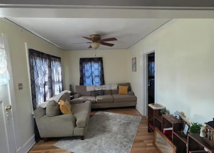 Pet Friendly 3-bedroom House In Cheyenne